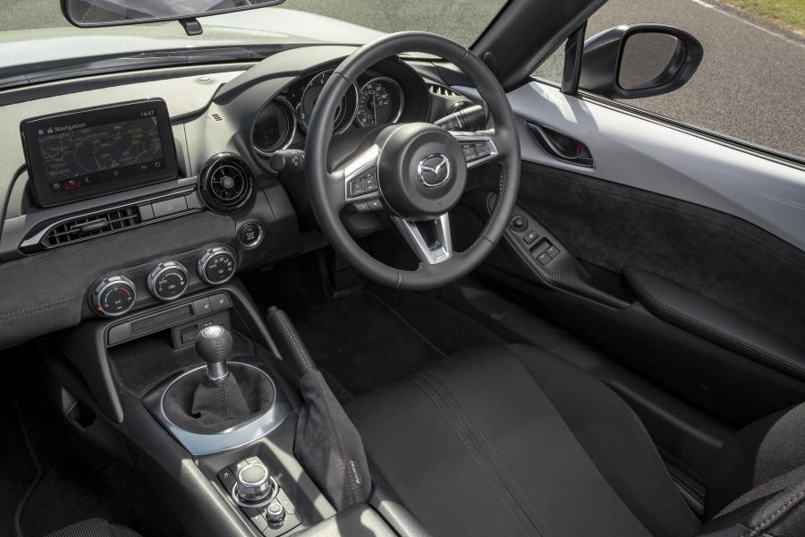 Mazda MX-5 Design Pack (ND) 2019 года  (UK) (фото 37 из 40)
